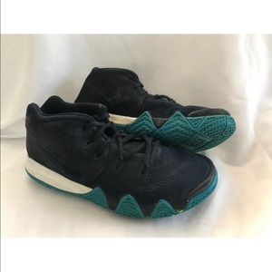 Nike Kyrie 4 Navy Blue White Boys Size 3Y